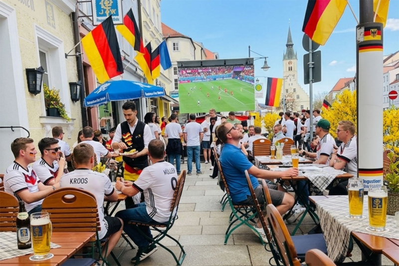 Fußball-WM: Die Höttl-Fanmeile in Deggendorf